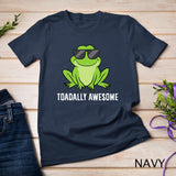 Frog Lover Gift Toadally Awesome Love Frogs T-Shirt
