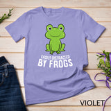 Frog Spirit Animal Easily Distracted By Frogs Pullover Hoodie T-Shirt