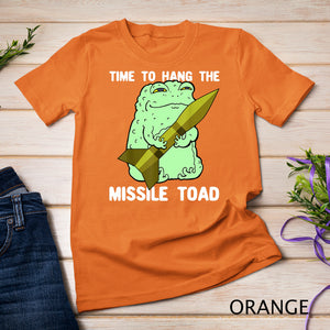 Funny Christmas Pun Festive Mistletoe Frog Toad T-Shirt