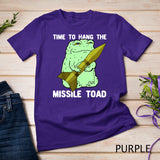 Funny Christmas Pun Festive Mistletoe Frog Toad T-Shirt