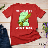 Funny Christmas Pun Festive Mistletoe Frog Toad T-Shirt