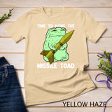 Funny Christmas Pun Festive Mistletoe Frog Toad T-Shirt