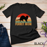 Funny Ferret Retro Pet Ferret Mom Vintage Gift T-Shirt