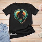 Mama Squatch - Retro Heart, Bigfoot Mama Cryptid Mother Day T-Shirt