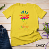Peace Love Frog Hippie Flower Daisy Gift T-Shirt