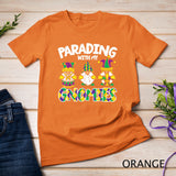 Parading With My Gnomies Cute Mardi Gras Gnomes Women Kids T-Shirt